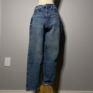 Brand New Hollister Co. Ultra High Rise Mom Jeans